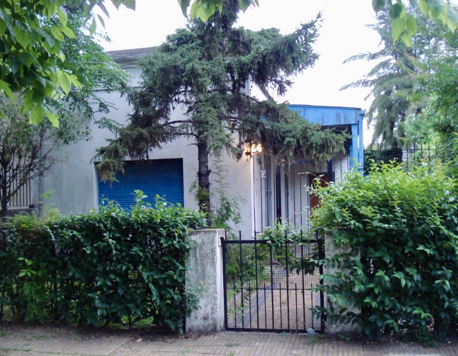 Frente de la casa antes de la intervención