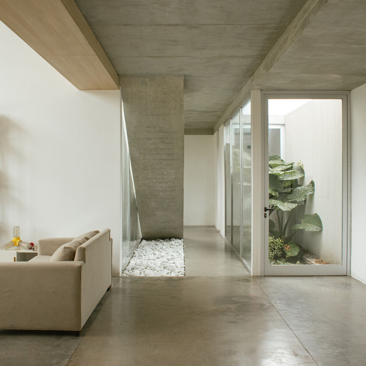 Desarrollo residencial de arquitectura ultra moderna — living interior
